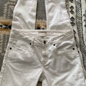 Women's Burberry Brit White skinny Jeans! Size 26!